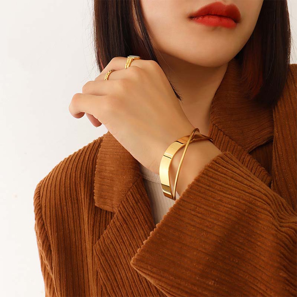 Wavy Crescent Bangle